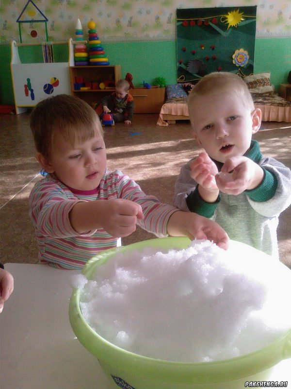 ПЛАЧЕТ СНЕГ март 2011